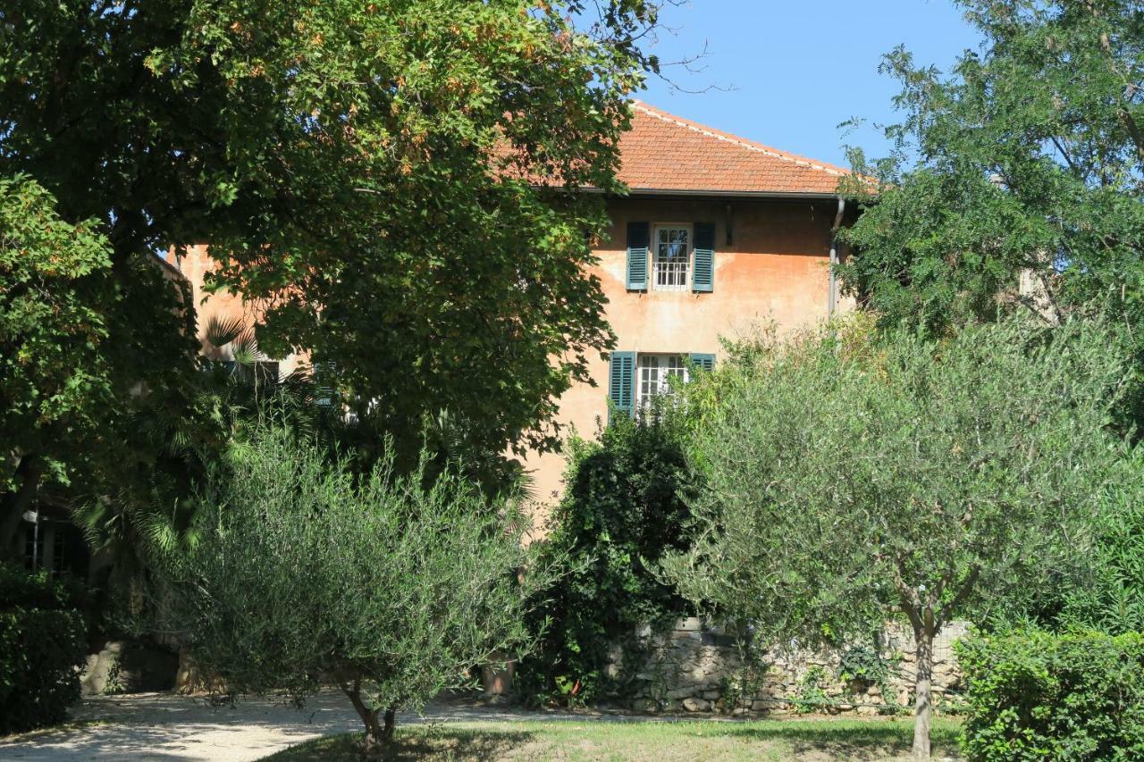 Dépendance De Bastide Climatisée Dans Parc Exceptionnel, Au Calme Hébergement de vacances *