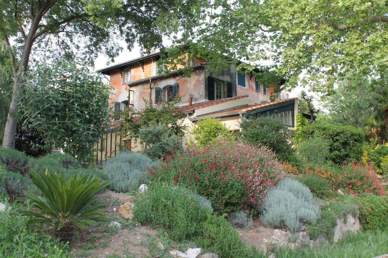 Hébergement de vacances Dépendance De Bastide Climatisée Dans Parc Exceptionnel, Au Calme Marseille