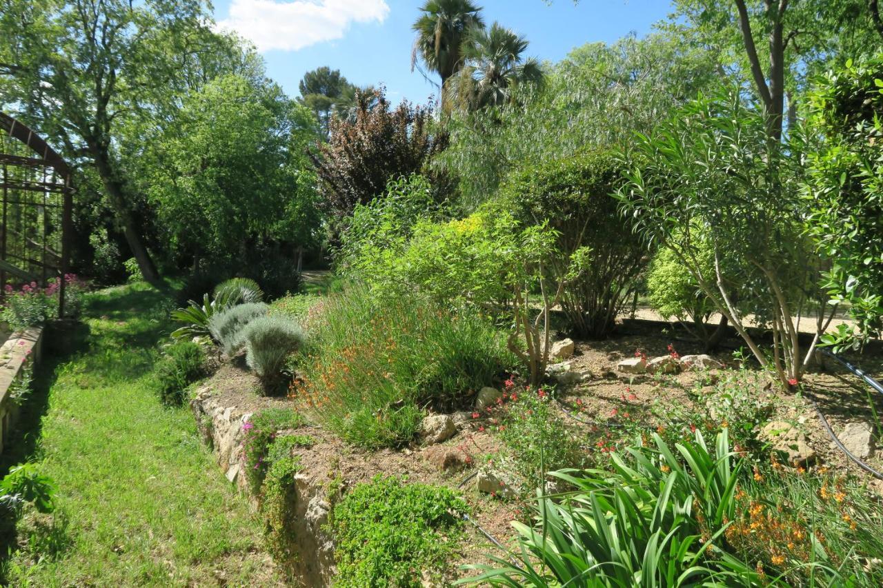 Dépendance De Bastide Climatisée Dans Parc Exceptionnel, Au Calme Hébergement de vacances Marseille