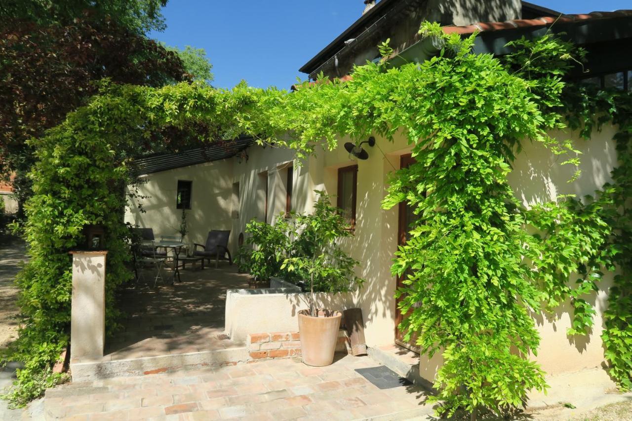 Dépendance De Bastide Climatisée Dans Parc Exceptionnel, Au Calme Hébergement de vacances *